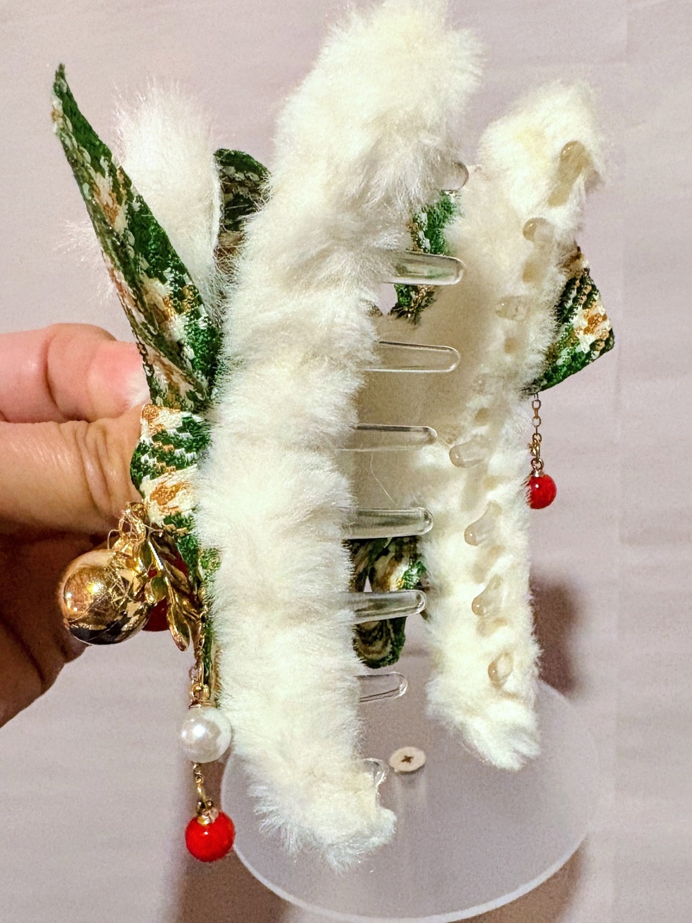 White Christmas Green & Gold Holiday Hair Clip - nwot